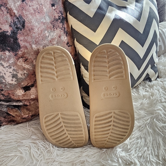 CROCS Dylan Platform Clogs - Picture 8 of 9